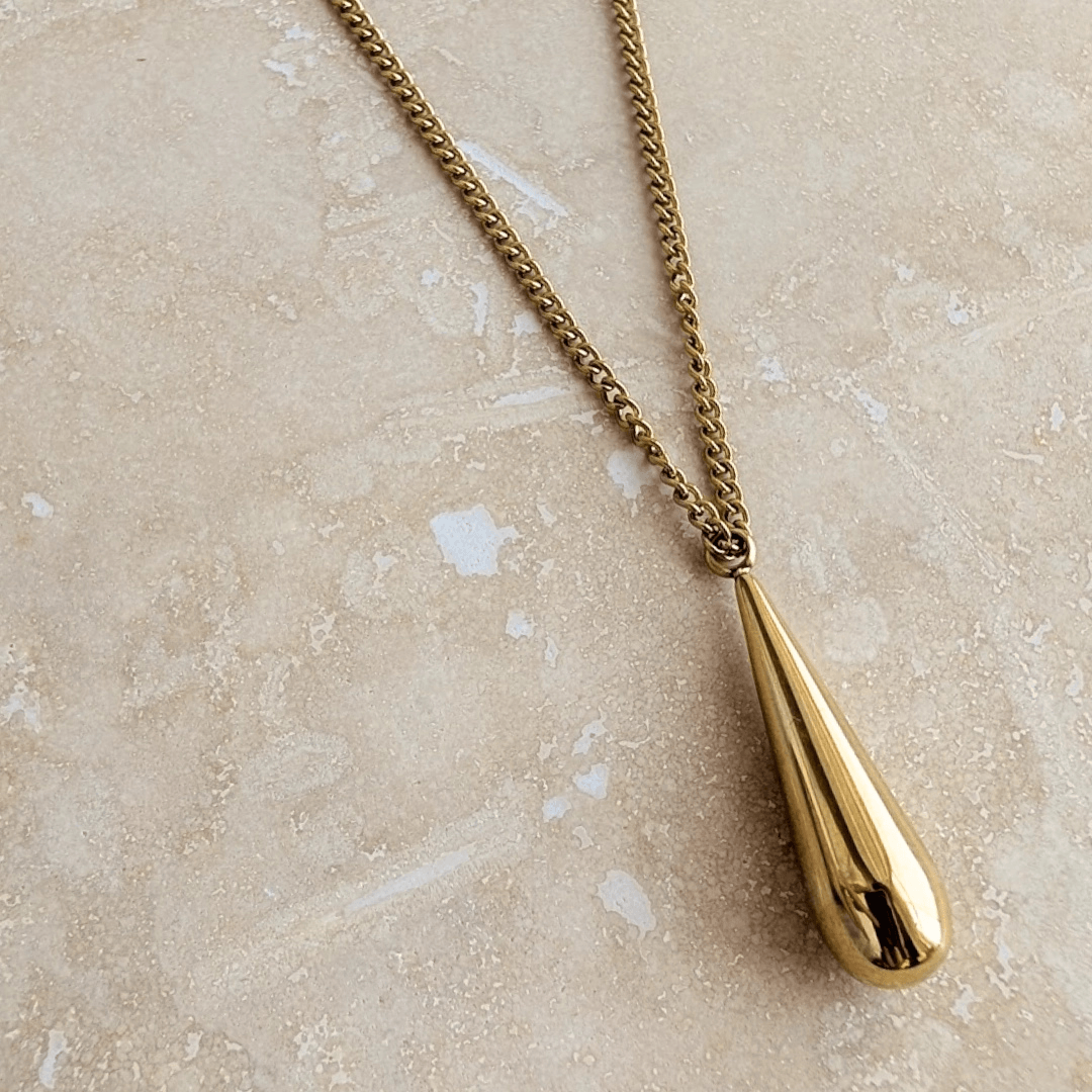 Gold Droplet Pendant Necklace